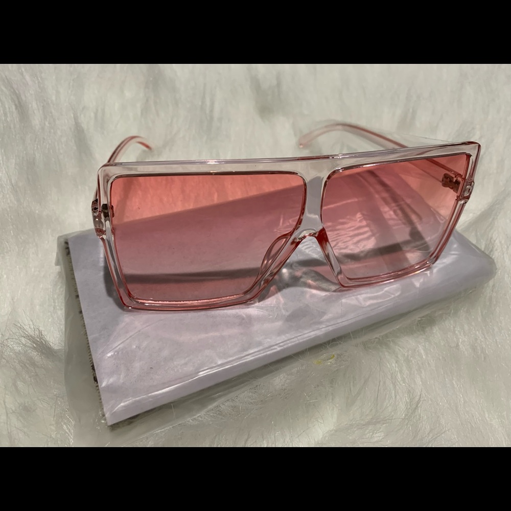 Beautiful Pink Square Sunglasses 🕶